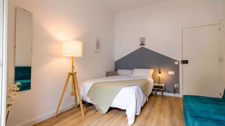 Room in a shared 9-bedroom apartment for rent in El Gòtic, all bills included - Foto 5