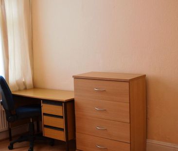 4 bedroom house to rent - Photo 1