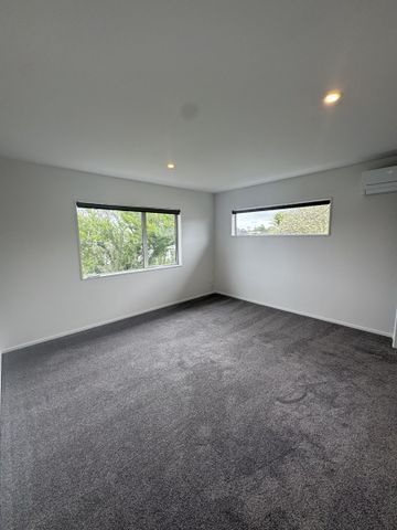 Renovated in the heart of Henderson - Photo 2