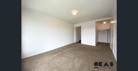 This modern four bedroom home will surely impress! - Photo 2