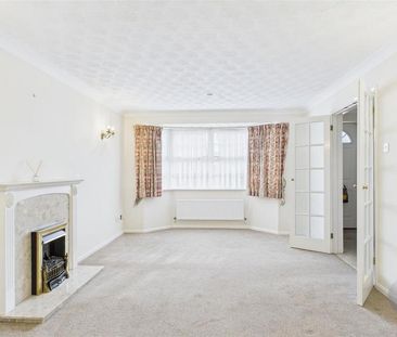 4 bedroom detached house to rent - Photo 2