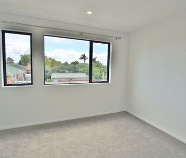 12/115 Swanson Road, Henderson - Photo 2