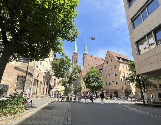 Beliebtes Burgviertel! Helle 3 Zi.- Whg mit tollem Balkon! - Foto 1