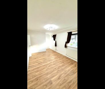 2 Bed Terraced House, Lowlis Close, BS10 - Photo 3