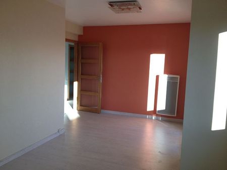 Location Appartement 3 pièces 62m² SARREBOURG 57400 - Photo 2