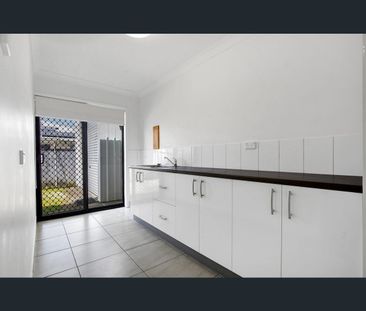 27 Maryvale Circuit, Beaconsfield, Qld 4740 - Photo 3