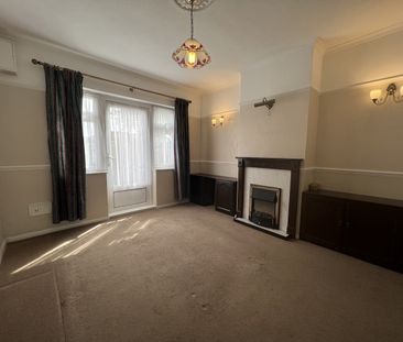 Vicarage Farm Road, Greater London, TW5 - Photo 3