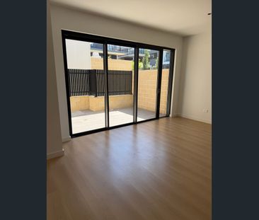 Brand New Contemporary Three-Level Townhouse with Multiple Living Z... - Photo 1