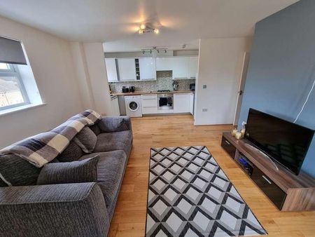 Brett Young Close, Halesowen, B63 - Photo 4