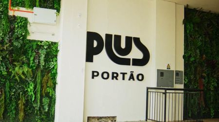 Apartamento 2 Quartos Com Sacada | 53 m² | Pronto Para Morar | Localização Privilegiada No Portão - Foto 5