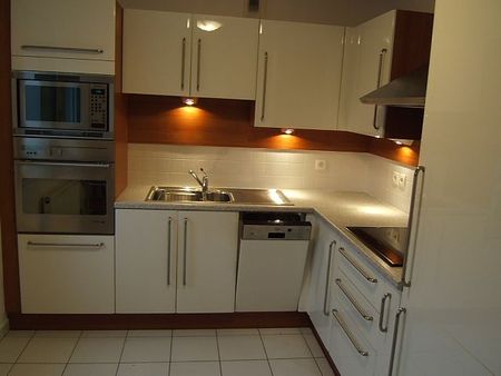 Location Appartement 3 pièces 75m² STRASBOURG 67000 - Photo 3