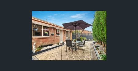 Neat and Complete - Walk to Westfield and Train - Photo 5