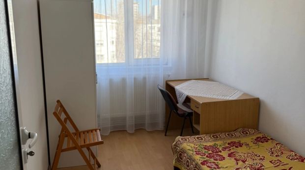 Dacia apartament 57 mp, 3 camere, decomandat, de inchiriat, Coliba Moldovenlior, Cod 162634 - Photo 1