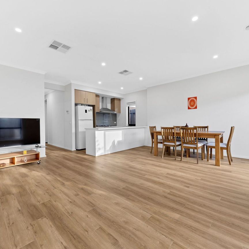 Live Smarter. Live Stylish. Live Here. - Photo 1