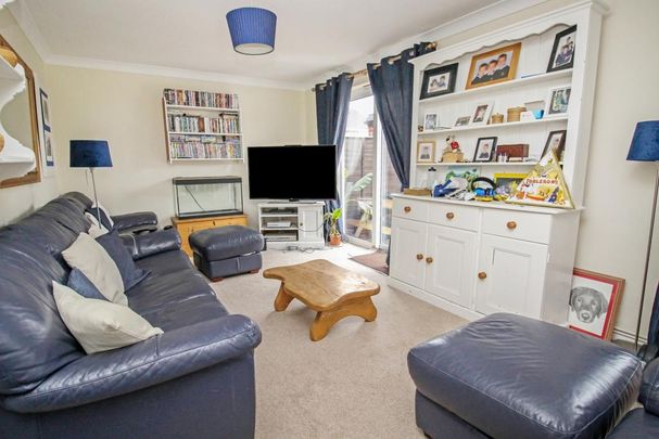 3 bedroom terraced house to rent - Photo 1