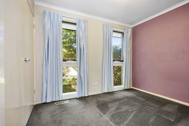 1 Donald Close, Kilsyth - Photo 1