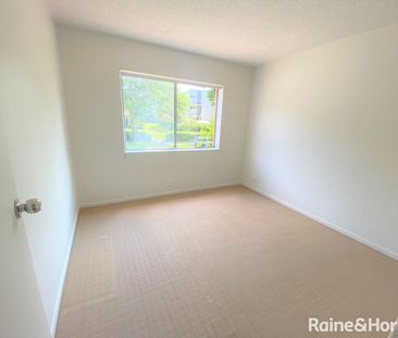 Prime Taringa Location - Walk to Everything You Need! - Photo 4