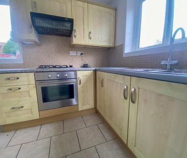 2 bedroom end of terrace house to rent - Photo 5