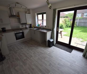 3 bedroom semi-detached house to rent - Photo 5