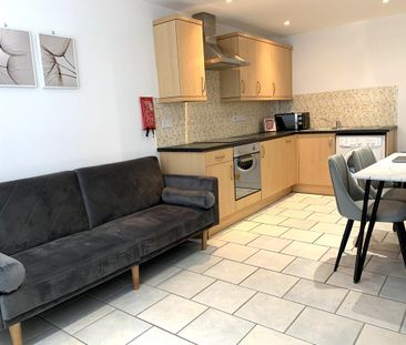 2 bedroom flat to rent - Photo 3