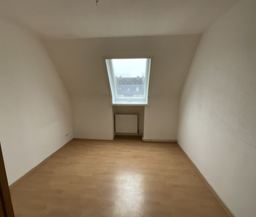 Charmante 2-Zimmer-Altbauwohnung mit Laminatboden in Wilhelmshaven - Foto 2