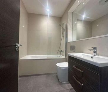 Slough, Berkshire, SL1 - Photo 6