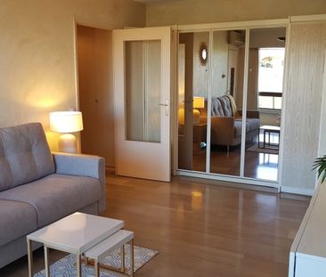 Meublé Antibes Location F1 dans résidence de standing - Photo 1