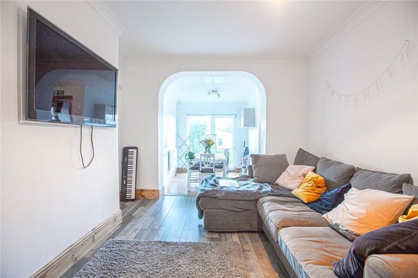 5 bedroom end of terrace house to rent - Photo 1