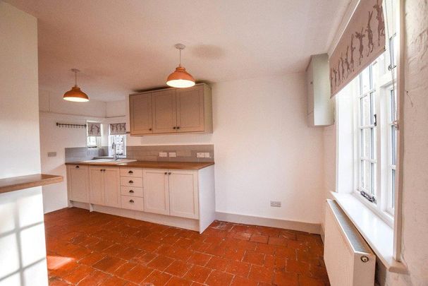 3 bedroom semi-detached house to rent - Photo 1