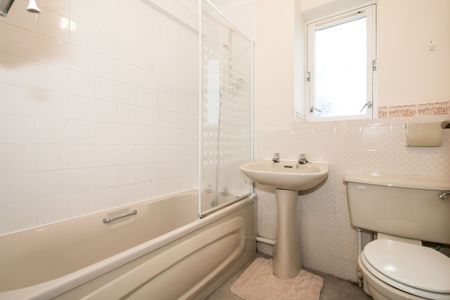 1 bedroom apartment to rent Hamilton Court, 13-15 Wellington Road, Bournemouth, BH8 - Photo 2