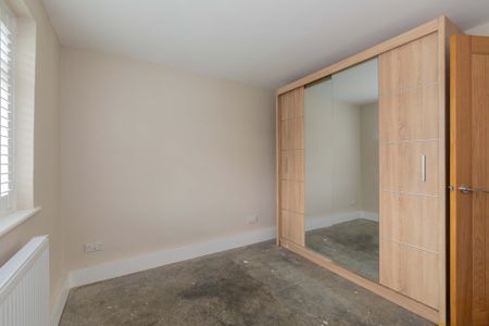 Chantry Close, Windsor - Photo 3