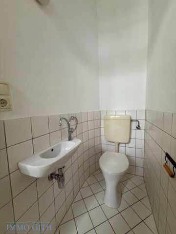 UNBEFRISTETE, GEPFLEGTE 2-ZIMMER-WOHNUNG MIT GEMEINSCHAFTSTERRASSE PROVISIONSFREI ZU MIETEN! - Photo 2