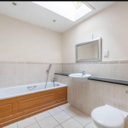 House share to rent - Photo 4