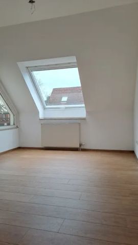 Stilvolle Galeriewohnung mit EBK im Hildener Norden - Photo 4