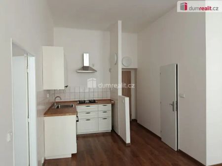 Velmi hezký byt 2+kk po rekonstrukci, Praha 2 – Nové Město - Photo 3