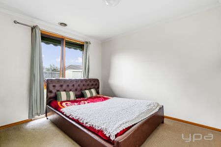 8 Bower Drive, Werribee - Photo 3