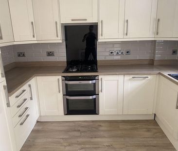 3 bedroom terraced house to rent - Photo 6