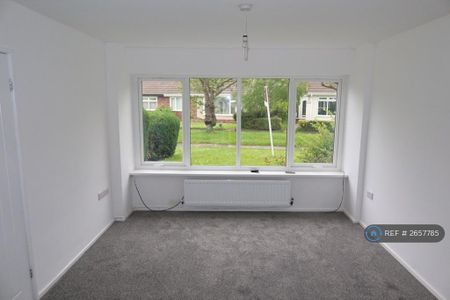 3 bedroom semi-detached house to rent - Photo 4