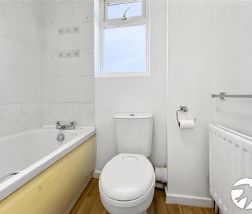 2 bedroom semi-detached house to rent - Photo 5