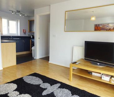 3 bedroom flat to rent - Photo 6