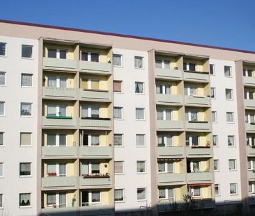 Einbauküche und Balkon und traumhafter Aussicht! - Photo 1