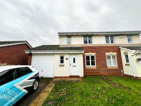3 bedroom semi-detached house to rent - Photo 4