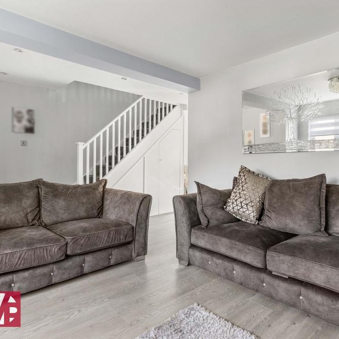 3 bedroom end of terrace house to rent - Photo 1