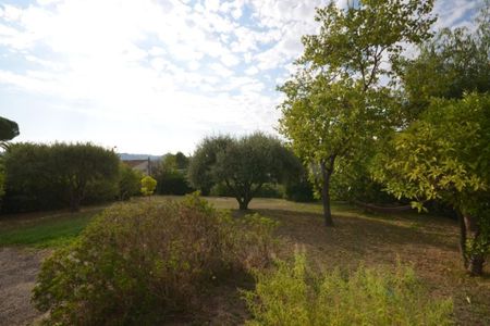 VILLA PROVENCALE - PROCHE DU VILLAGE - Photo 5