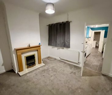 Well Presented 2-Bed Home Close to Local Amenities & Transport Link... - Photo 5