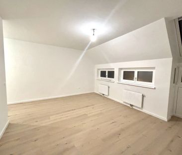 1190! Generalsanierte 2-Zimmer Wohnung mit neuer Küche ab Dezember 24! - Photo 3