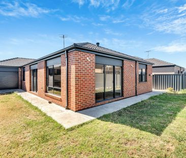 Don't miss out on this well presented home - Photo 2