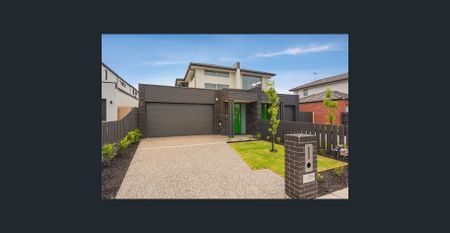 HIGH-CALIBER BAYSIDE LUXURY LIVING! - Photo 5