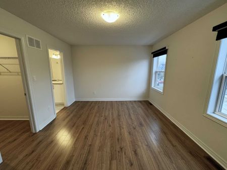 South Barrie: 2 Bed, 2.5 Bath Townhouse, Leggott Ave. - Photo 2