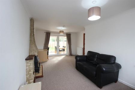 1 bedroom in a house share to rent - Photo 3